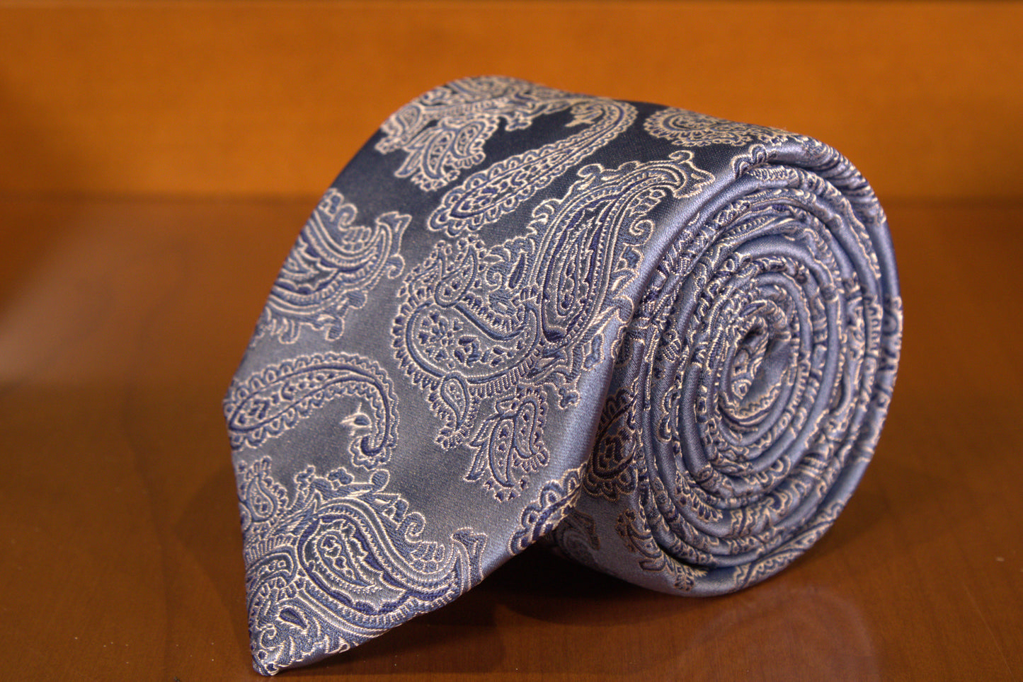 SILK LIGHT BLUE TIE PATTERN