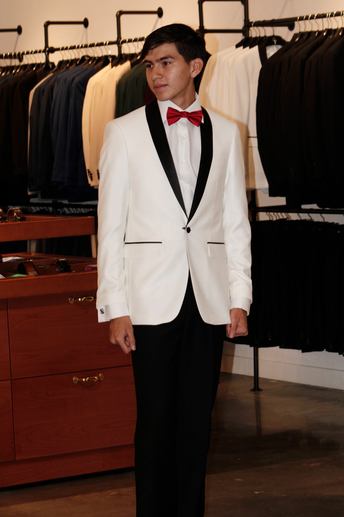 WHITE NOIR SHAWL TUXEDO