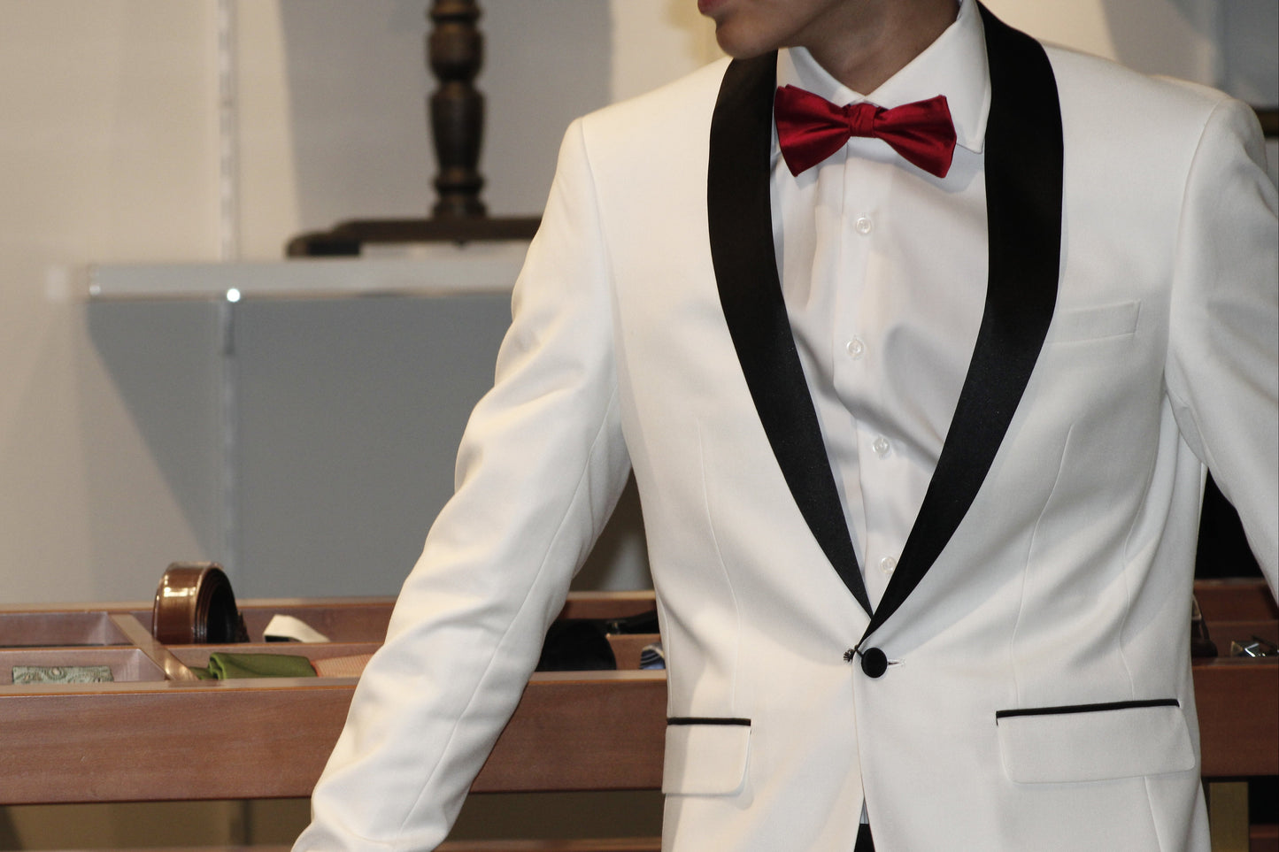 WHITE NOIR SHAWL TUXEDO
